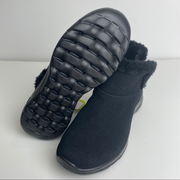 NEW Skechers On-The-go Joy-Bundle Up Boot Blk 5.5 - Picture 2 of 11